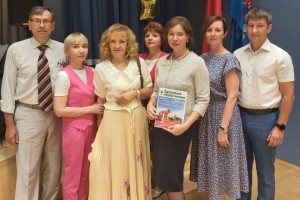 Главный редактор журнала «Здоровый образ жизни» Ольга Ванина выступила перед учителями начальных классов и воспитателями в гимназии № 25