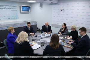 «Воспитание уважительного отношения к своей истории»: в пресс-центре БелТА прошёл круглый стол с участием издательства
