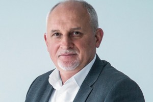 «Адукоўваць і выхоўваць»: дырэктар выдавецтва «Адукацыя і выхаванне» Валянцін Навагродскі даў інтэрв’ю «Настаўніцкай газеце» 