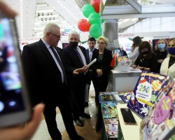 Встреча с Игорем Карпенко у нашего стенда Встреча с Игорем Карпенко у нашего стенда