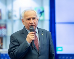 Презентация книги «Виктор Лазебник. Три войны генерала милиции». Презентация книги «Виктор Лазебник. Три войны генерала милиции».