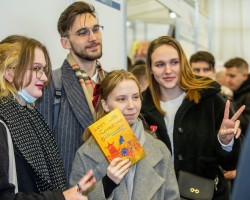 Куды вядуць «Дарогі да Паднябеснай»: прэзентацыя кнігі Алеся Карлюкевіча