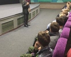 «Кіначвэрць» з «Вясёлкай» і Уладзімірам Ліпскім у кінатэатры «Цэнтральны»