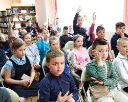 Часопісы «Вясёлка» і «Буся» ў Слуцкай раённай цэнтральнай бібліятэцы Часопісы «Вясёлка» і «Буся» ў Слуцкай раённай цэнтральнай бібліятэцы