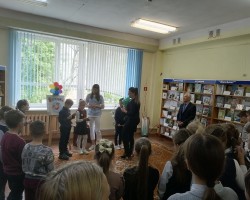 Часопісы «Вясёлка» і «Буся» ў Слуцкай раённай цэнтральнай бібліятэцы Часопісы «Вясёлка» і «Буся» ў Слуцкай раённай цэнтральнай бібліятэцы