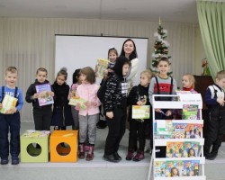 Предновогоднее путешествие в библиотеку с журналом «Рюкзачок» Предновогоднее путешествие в библиотеку с журналом «Рюкзачок»