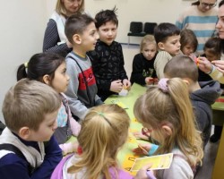 Предновогоднее путешествие в библиотеку с журналом «Рюкзачок» Предновогоднее путешествие в библиотеку с журналом «Рюкзачок»