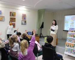 Предновогоднее путешествие в библиотеку с журналом «Рюкзачок» Предновогоднее путешествие в библиотеку с журналом «Рюкзачок»