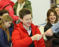 Мир книг с дополненной реальностью: презентации серий «99 захватывающих фактов» и «Мир путешествий»