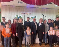 Издательство "Адукацыя і выхаванне" приняло участие в районном празднике «День книги» в гимназии г. Фаниполя