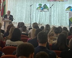 Издательство "Адукацыя і выхаванне" приняло участие в районном празднике «День книги» в гимназии г. Фаниполя