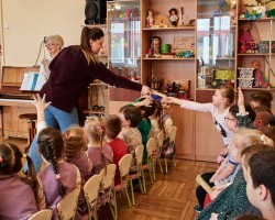 Часопіс “Буся” наведаў дзіцячы садок № 496 г. Мінска Часопіс “Буся” наведаў дзіцячы садок № 496 г. Мінска