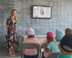 Юные читатели из средней школы № 140 г. Минска пришли в гости к журналу "Рюкзачок" Юные читатели из средней школы № 140 г. Минска пришли в гости к журналу "Рюкзачок"