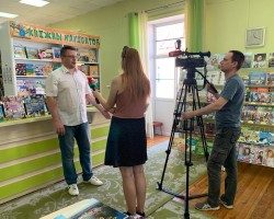 Сотрудники издательства «Адукацыя і выхаванне» встретились с читателями в Гродненской областной библиотеке им. Карского. Сотрудники издательства «Адукацыя і выхаванне» встретились с читателями в Гродненской областной библиотеке им. Карского.