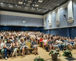 Главный редактор журнала «Здоровый образ жизни» Ольга Ванина выступила перед учителями начальных классов и воспитателями в гимназии № 25 Главный редактор журнала «Здоровый образ жизни» Ольга Ванина выступила перед учителями начальных классов и воспитателями в гимназии № 25