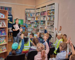 Сотрудники издательства «Адукацыя і выхаванне» познакомили учеников 2-х классов гимназии № 32 с периодическими изданиями и книжными новинками. Сотрудники издательства «Адукацыя і выхаванне» познакомили учеников 2-х классов гимназии № 32 с периодическими изданиями и книжными новинками.